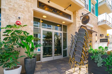 Urban Boutique Hotel Отели рядом с достопримечательностью «Флит Сайенс Сентер»