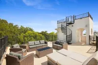Private Rooftop/Walk to Beach / Parking /Chef Kitchen