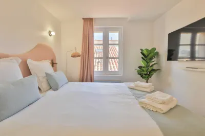Nice 2 Bed Flat - Hyper Centre St Tropez