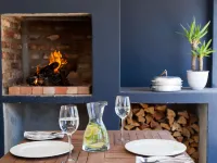 Loddeys Guesthouse Hotels near Koop Sentrum