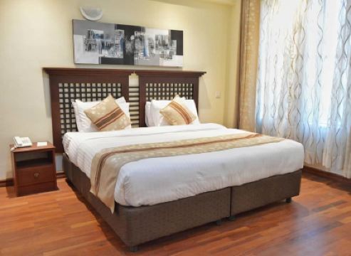 Cranes Suites Hotel