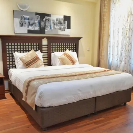 Cranes Suites Hotel