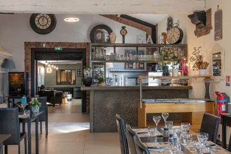 L'Horloge Gourmande Отели в г. Шатонёф-дю-Рон