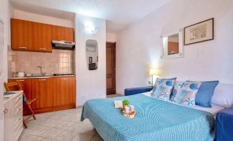 ISA-Residence in Marinella just 100 mt from the sea