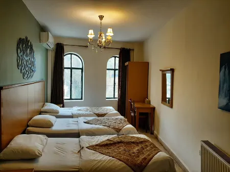 Moab Land Hotel Отели в г. Ma'in