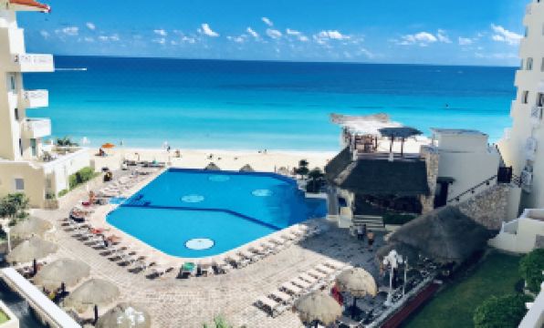 Ocean View Three Bedroom, Three Story Penthouse by the Beach - Housity