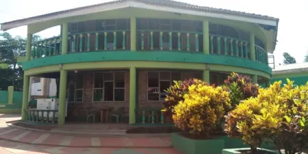 Owoods Annex Hotel Отели в г. Эмбу