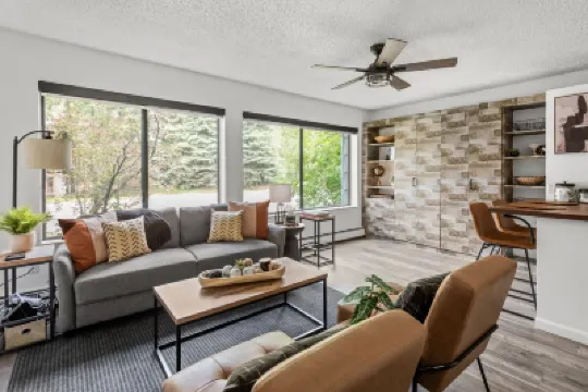 Holt - Billionaire Mountain Hotels near Aspen Highlands