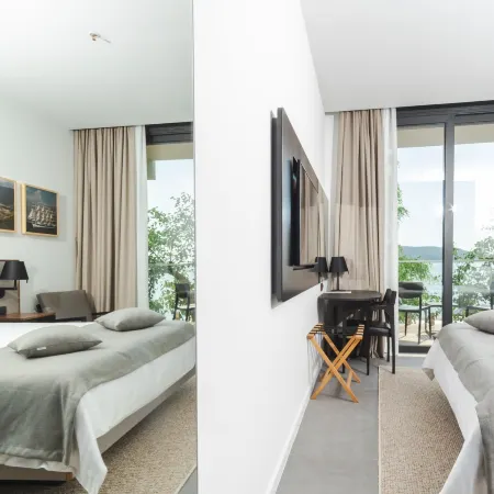 Boutique Hotel Shell