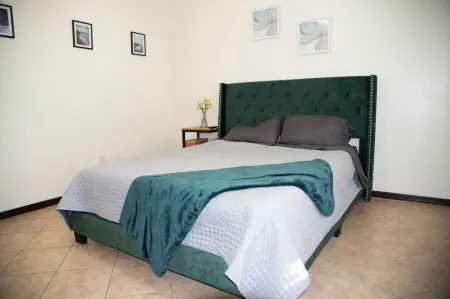 Modern 2 Bed 2-Bath Next to University Utrgv Отели рядом с достопримечательностью «IBC Bank»