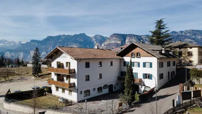 Grünwald Hôtels à : Faver
