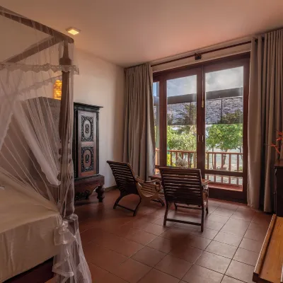 South Point Ocean - Whole Villa 8 Bedroom (Sleep 16) Hotel dekat Pantai Koggala