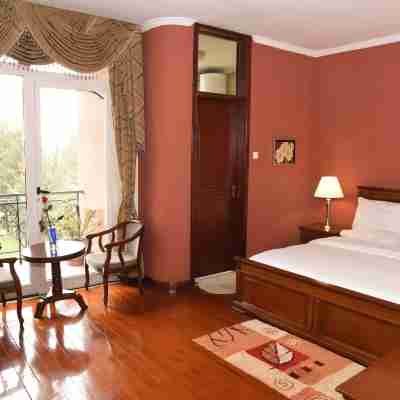 Diplomat Luxury Furnished Apartments Rooms