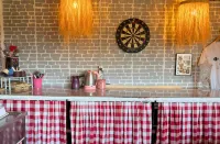 Mona Glamping Caravan Suites - Aamiainen