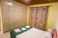 Spacious House with Seaview Hôtels à : Porto Rafti