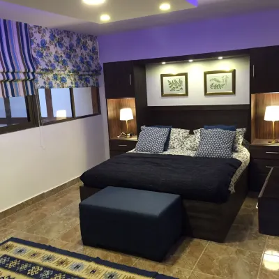 The Royal Luxury Apartments & Studios