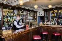 Commodore Hotel - bar