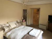 The Carew Arms Hotels in Crowcombe