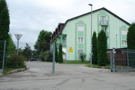 HoldLux Apartmanok