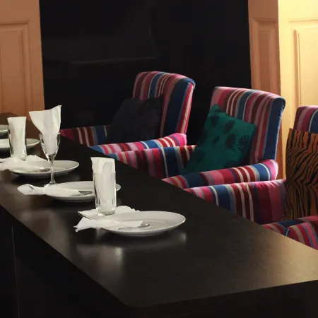 Carleton Hotel & Suites