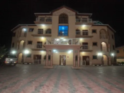 Carleton Hotel & Suites Hotels near Elegushi Beach