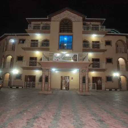 Carleton Hotel & Suites