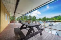 Goseong Jjun Camping Pension Hotel di Goseong-gun
