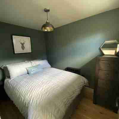 Little Woodbine Rooms