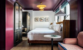 Fidelity Hotel