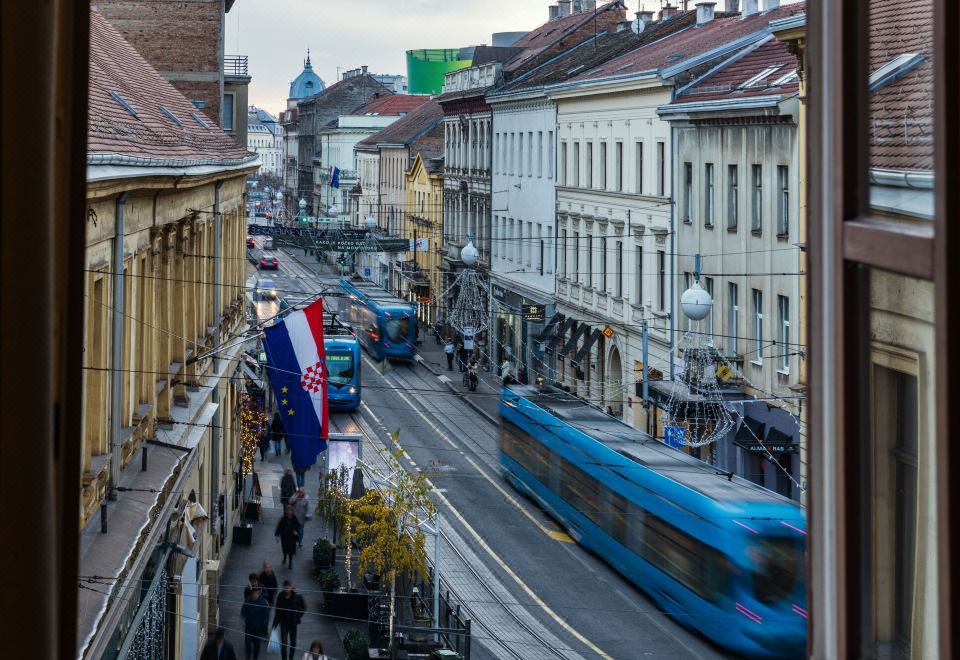 데즈만 럭셔리 센터