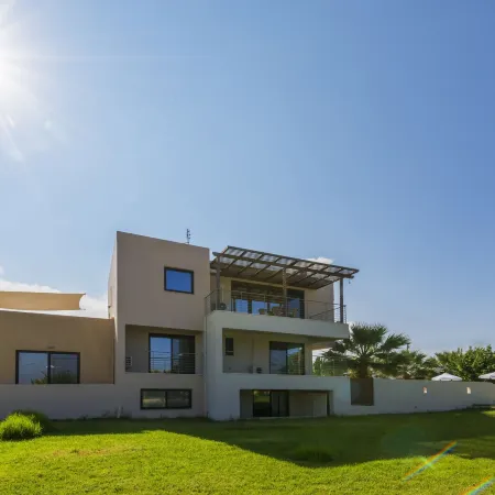Xenos Villa 2 with 5 Bedrooms Private Swimming Pool, Near the Sea