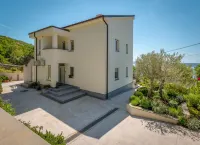 Apartments Moon Hotels in Omisalj
