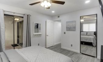 Executive 2 Bdrm Condo in the Heart of Biltmore!