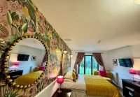 Stone Trough Hotel Hotels in Pendle District