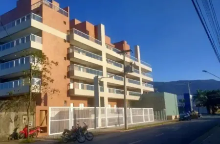 Apto. Com Varanda Gourmet e Piscina Aquecida