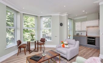 The Ulsterville Residences - Free on-Site Parking