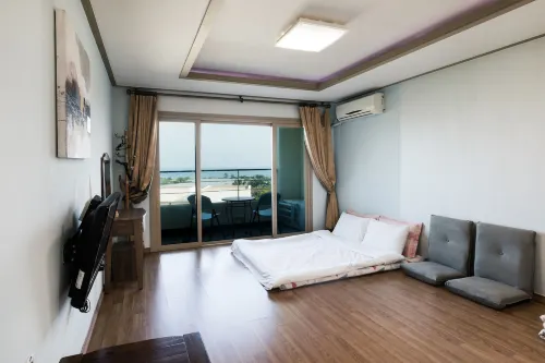 Jeju Bada Wi Olle Pension - Airport Shuttle