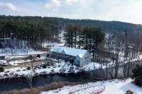 Riverhouse by Weekender Formerly Jack Daniels Inn - Parkplatz
