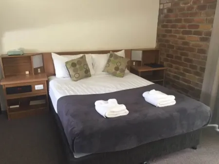 Coomera Motor Inn Отели в г. Вонгаваллан