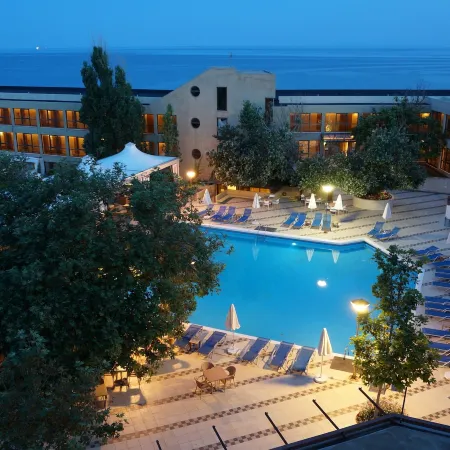 Alexander Beach Hotel & Spa