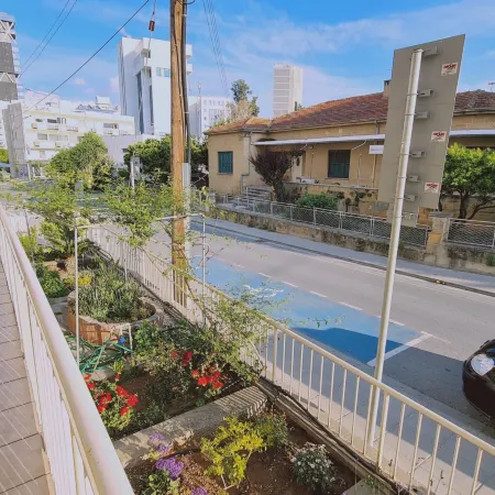 Stay Mythos down Town House Отели рядом с достопримечательностью «Кипрский университет»