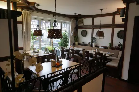 Hotel-Restaurant Weinhaus Grebel Отели в г. Кобленц