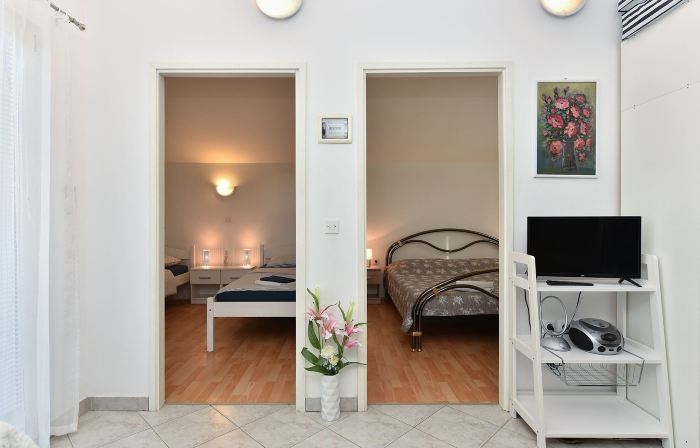 Apartment 1860