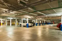 Edgewater Palms Apartments - parking