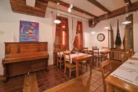 Guest House 32