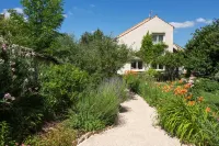 La Terre d'Or Hotels near Castle de Pommard