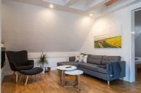 Beautiful, modern studio apartment in the heart of Esens Hoteles en Esens