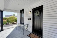 Miller House-Modern Remodel 2BR Historic Townhome blocks to downtown Noblesville