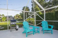 Beach Getaway - Private Pool & Two King Beds Hotels in Sebastian