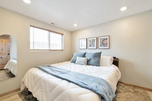 Gorgeous 2 BDRM - Central to Ski Resorts and Outdoor Recreation